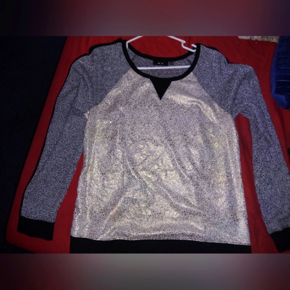 Apt. 9 Long Sleeve sweatshirt